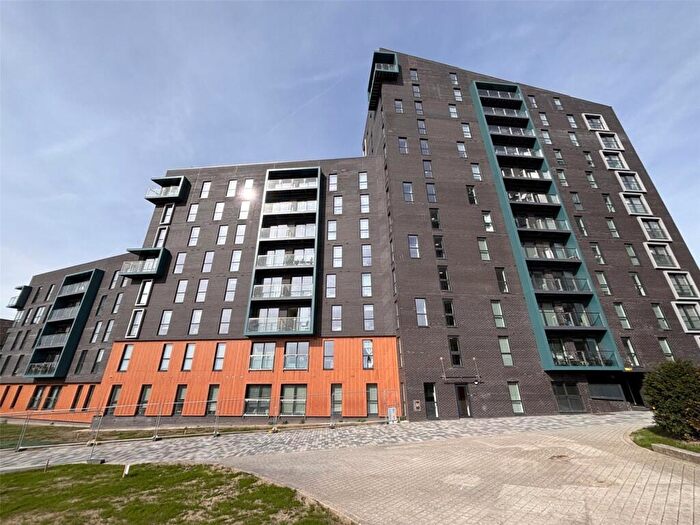 2 Bedroom Flat To Rent In Cross Green Lane, Leeds, West Yorkshire, LS9