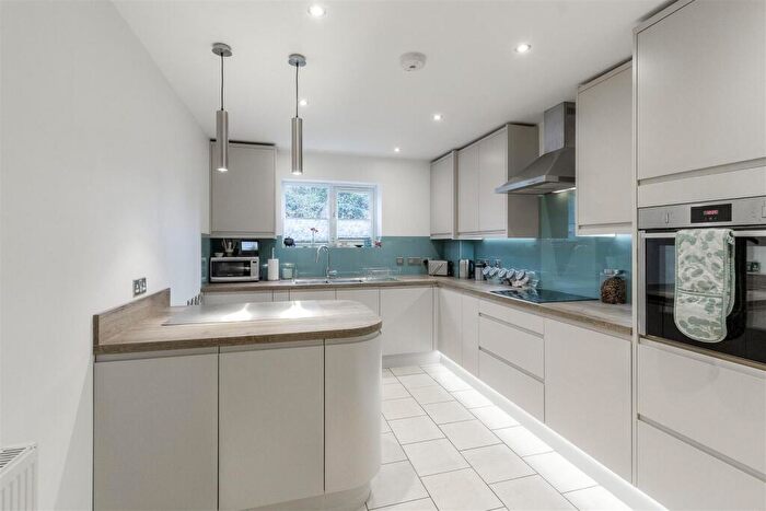 3 Bedroom Flat For Sale In The Pines, Midland Road, Wellingborough, NN8