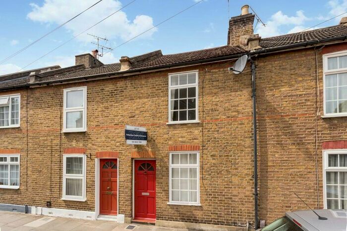 2 Bedroom Property To Rent In Grove Road, London, W5