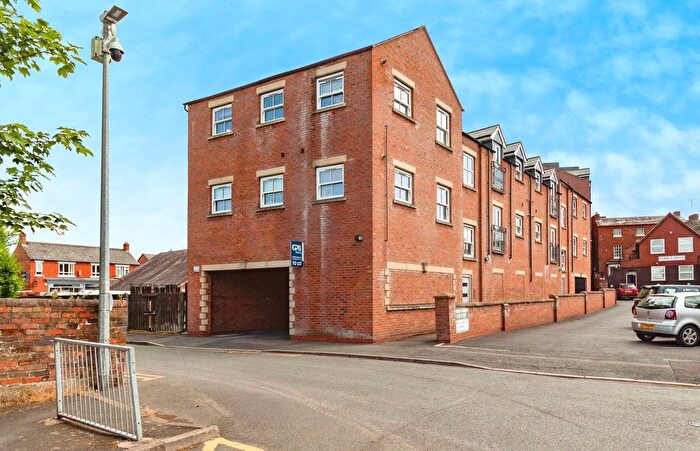 2 Bedroom Flat To Rent In Ten Tree Croft, Wellington, Telford, Shropshire, TF1