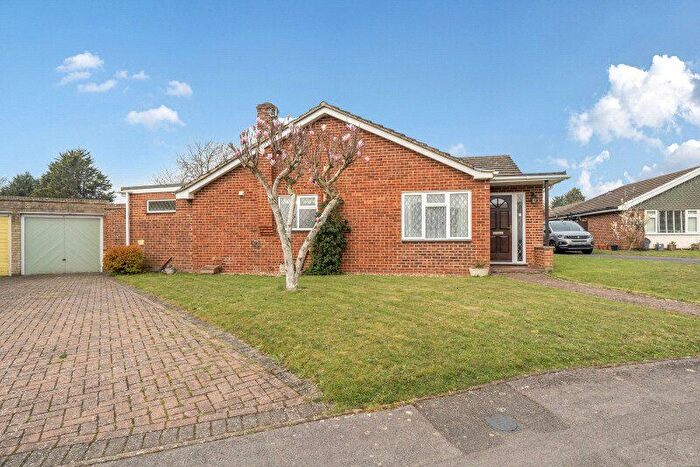 2 Bedroom Bungalow For Sale In Roman Way, Earley, RG6