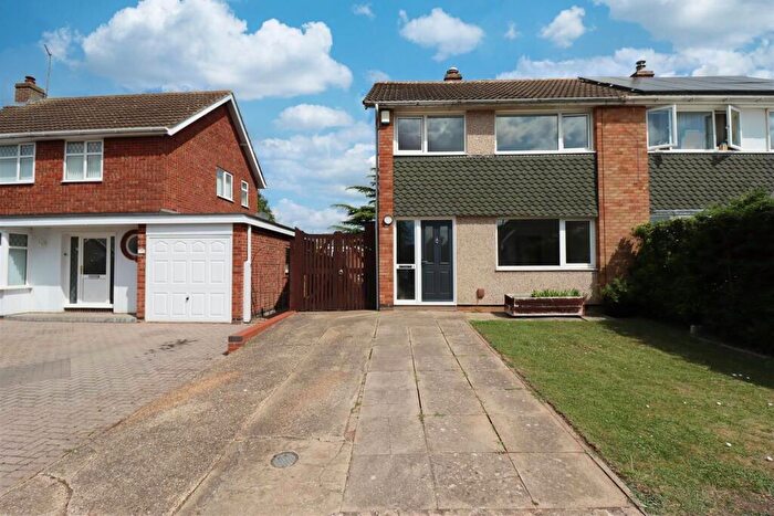 3 Bedroom Semi-Detached House To Rent In St Lukes Close, Kettering, NN15