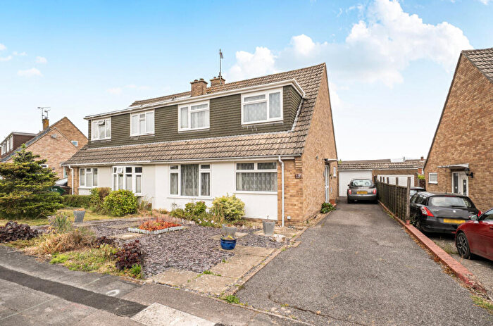 3 Bedroom Semi-Detached House For Sale In Turnpike Way, Oakley, Basingstoke, RG23