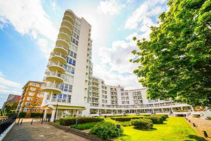 2 Bedroom Apartment For Sale In Pierhead Lock, Manchester Road, London, E14