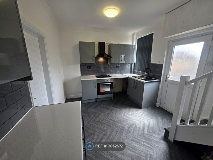 3 Bedroom End Terrace House To Rent In Middlecliff Lane, Barnsley, S72