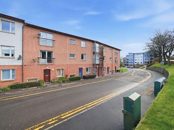 2 Bedroom Flat For Sale In / Willowbrae Road, Edinburgh, EH8