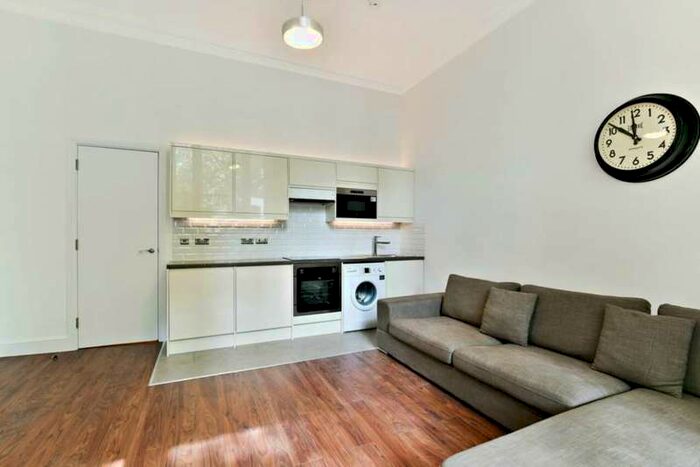 1 Bedroom Apartment To Rent In Gloucester Gardens, Bayswater, Paddington, Porchester Terrace North W2