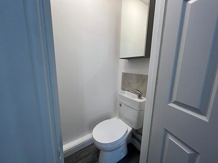 Studio To Rent In Alfreton Road, Nottingham, Nottinghamshire, NG7