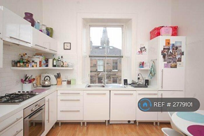 2 Bedroom Flat To Rent In Oxford Street, Edinburgh, EH8