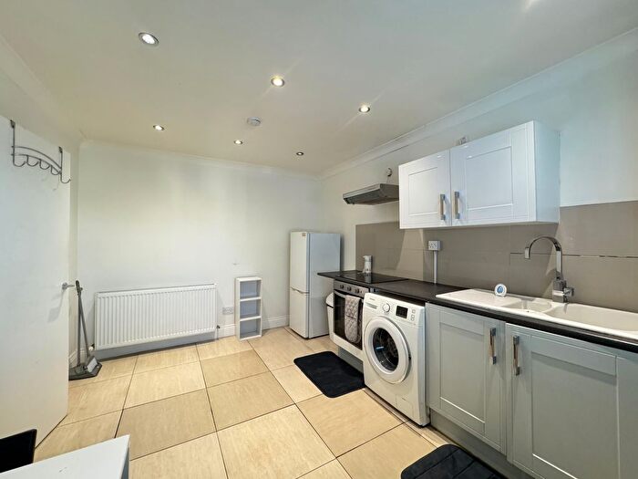 1 Bedroom Flat To Rent In Vista Way, Harrow, HA3