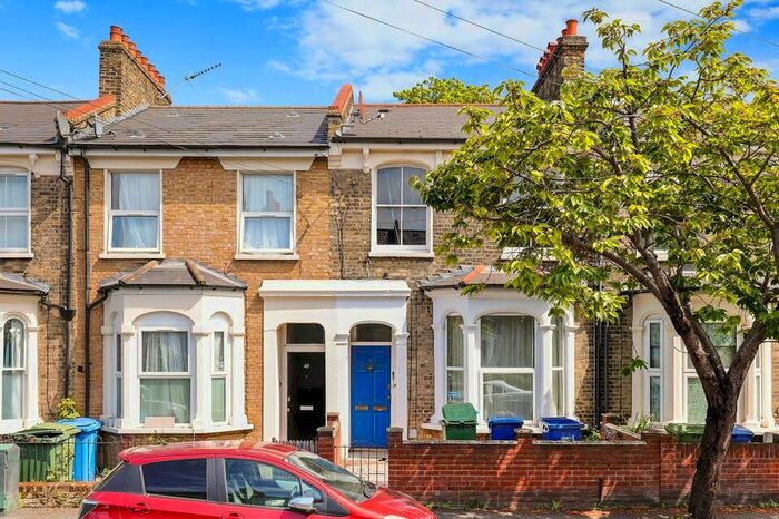 1 Bedroom Flat To Rent In Naylor Road, London, SE15