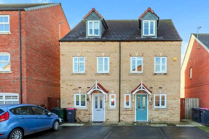 3 Bedroom Semi-Detached House To Rent In Clarke Avenue, Dinnington, Sheffield, South Yorkshire, S25