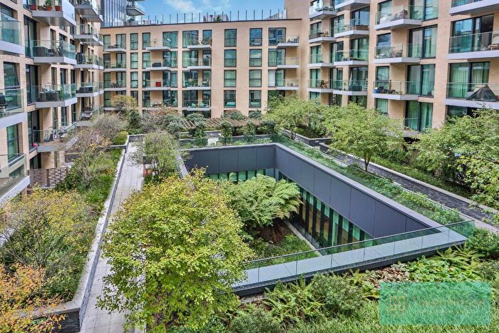 2 Bedroom Apartment For Sale In Piazza Walk, London, E1