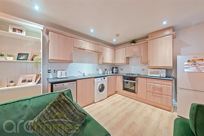 2 Bedroom Flat For Sale In Gadfield Grove, Atherton, Manchester, M46