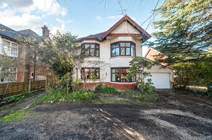5 Bedroom Detached House For Sale In Hill Lane, Southampton, Hampshire, SO15