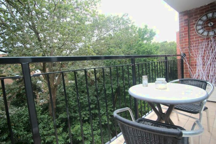 2 Bedroom Apartment To Rent In The Avenue, Poole, Dorset, BH13