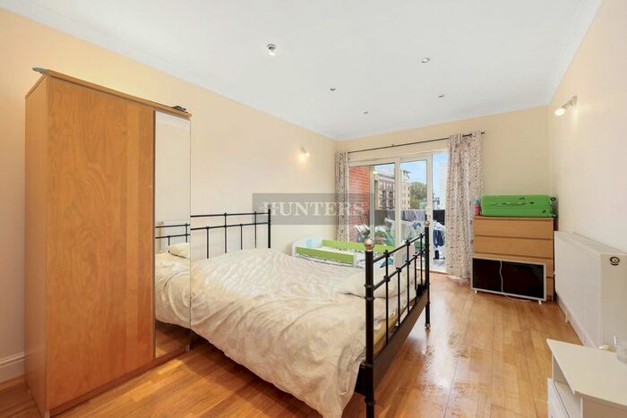 2 Bedroom Flat To Rent In Windsor Court, Coopers Road, London, SE1