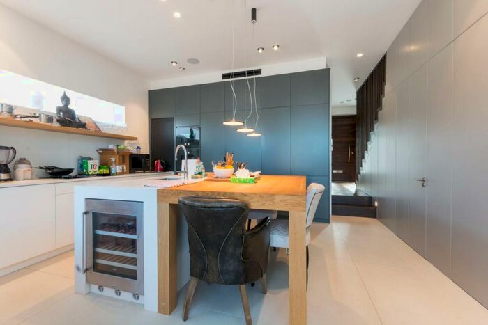 3 Bedroom House To Rent In Twyford Abbey Road, Park Royal, London, NW10