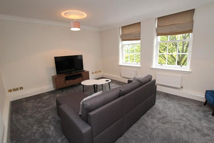 3 Bedroom Apartment To Rent In Royal Standard House, NG1
