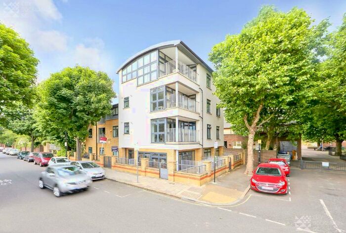 2 Bedroom Flat To Rent In Willow Walk, London, SE1