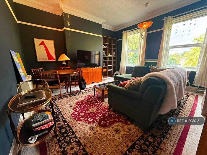 2 Bedroom Flat To Rent In Otley Road, Leeds, LS16