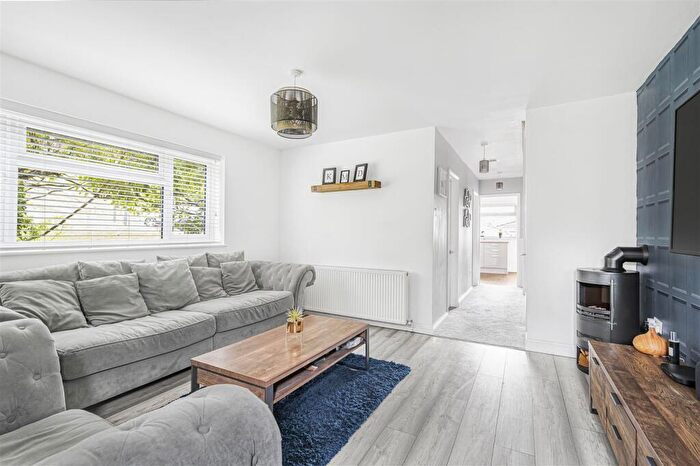 2 Bedroom End Of Terrace House For Sale In Park Drive Close, Newhaven, BN9