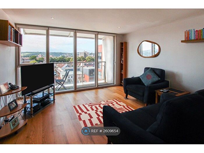 2 Bedroom Flat To Rent In Skypark Road, Bristol, BS3