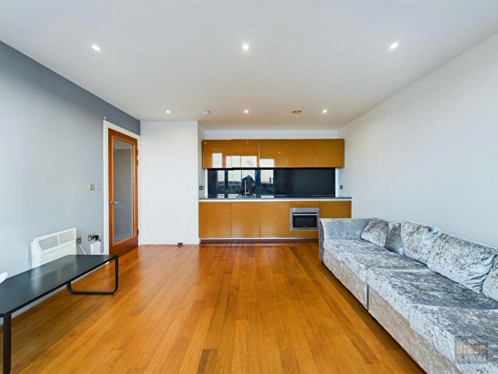 1 Bedroom Apartment To Rent In Waterside, City Centre, L3