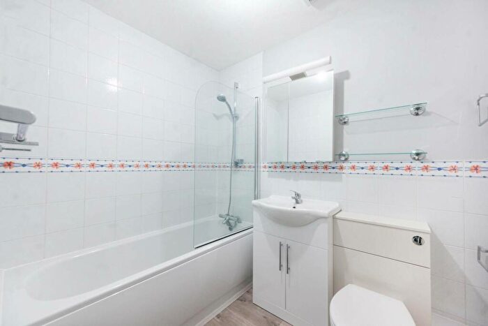 2 Bedroom Flat For Sale In Granville Place, Pinner, HA5