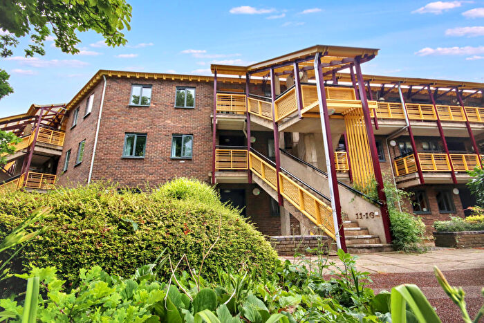 3 Bedroom Flat For Sale In Queensway, Cambridge, CB2