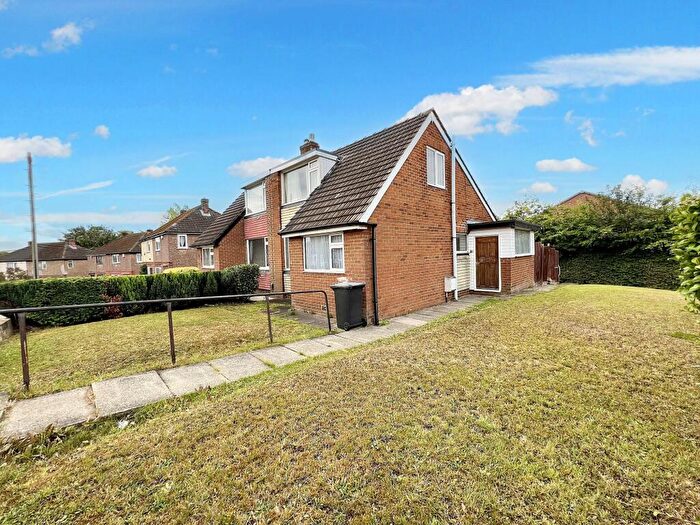 3 Bedroom Semi-Detached Bungalow For Sale In Ochrewell Avenue, Huddersfield, HD2