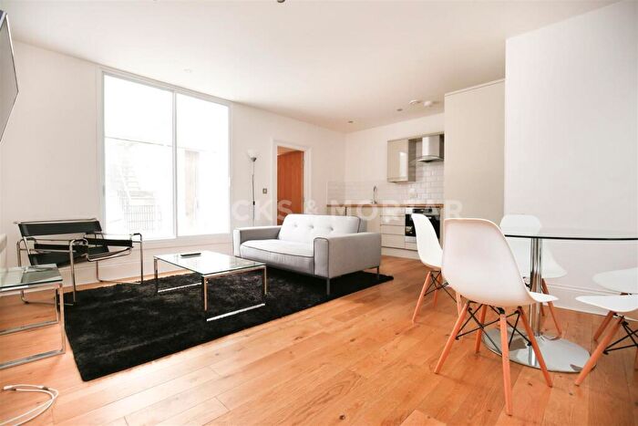 3 Bedroom Apartment To Rent In (£pppw) Chaucer Building, City Centre, NE1