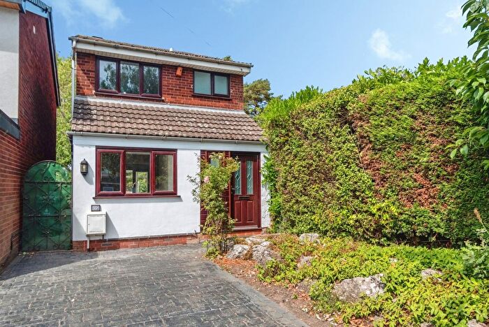 3 Bedroom Detached House For Sale In Lucknow Road, Willenhall, West Midlands, WV12