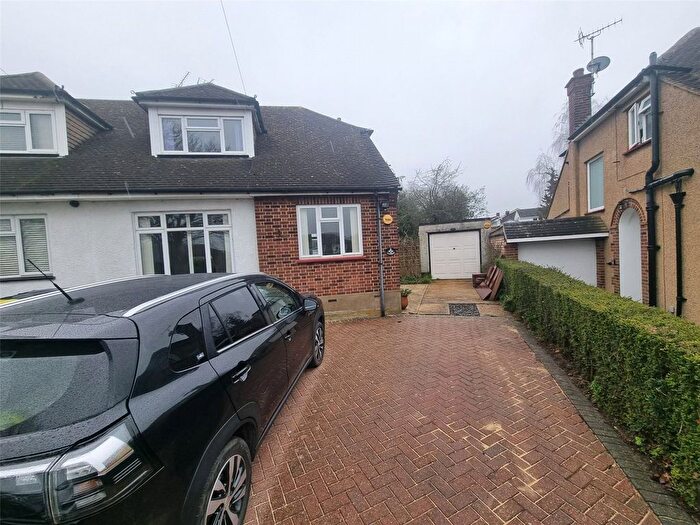 3 Bedroom Detached House To Rent In Mount Close, Rayleigh, Essex, SS6