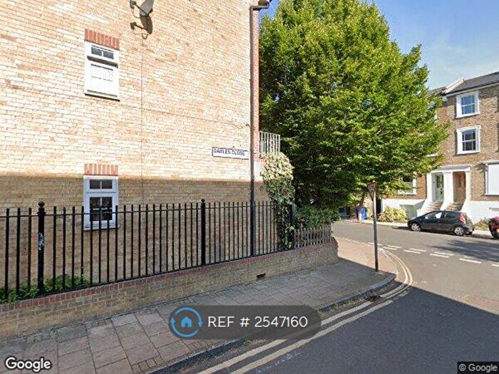 1 Bedroom Flat To Rent In Gables Close, London, SE5
