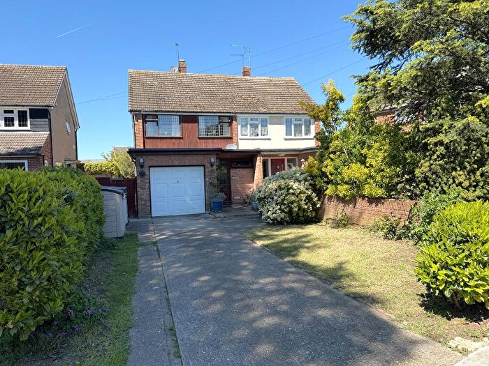 4 Bedroom Semi Detached House For Sale In Second Avenue, Stanford-Le-Hope, Essex, SS17