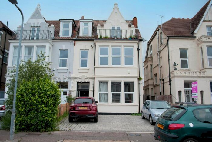 2 Bedroom Flat To Rent In Finchley Road, Westcliff-on-Sea, SS0