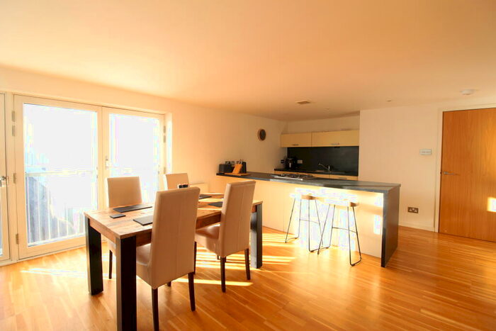 2 Bedroom Apartment To Rent In High Street, Merchant City, G1