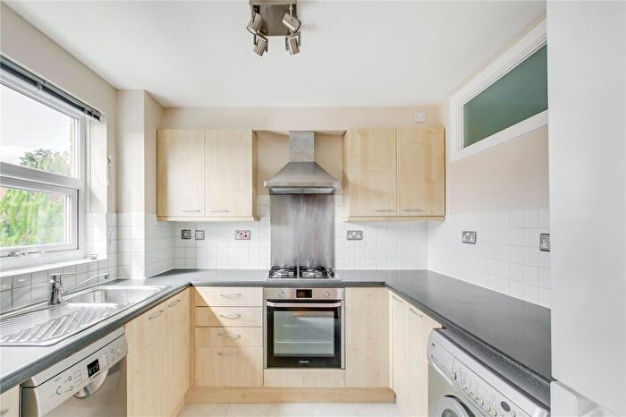 2 Bedroom Flat To Rent In Barker Drive, Camden, NW1
