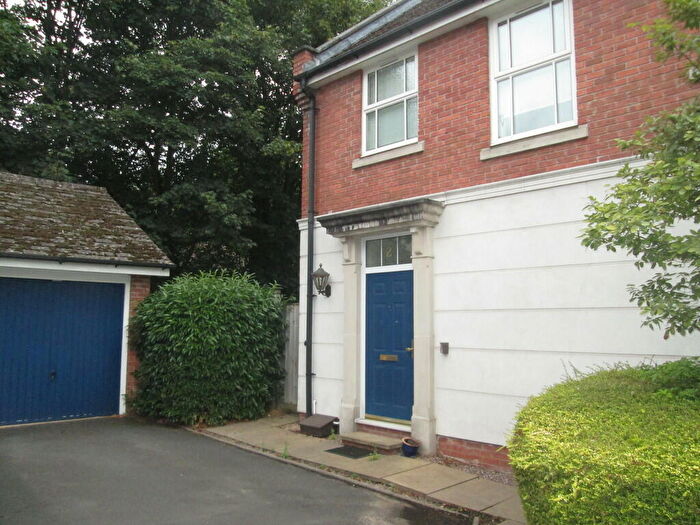 3 Bedroom Detached House To Rent In Courtlands Close, Bristol Road, B5