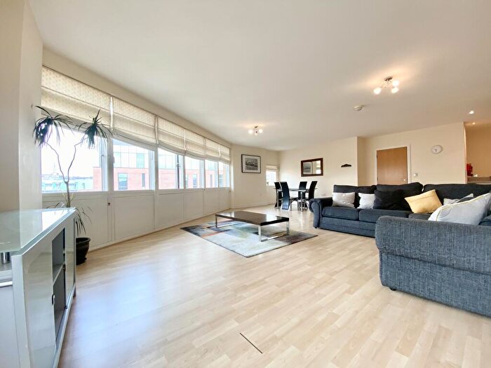 2 Bedroom Apartment To Rent In City Centre, Thomas Lane, BS1