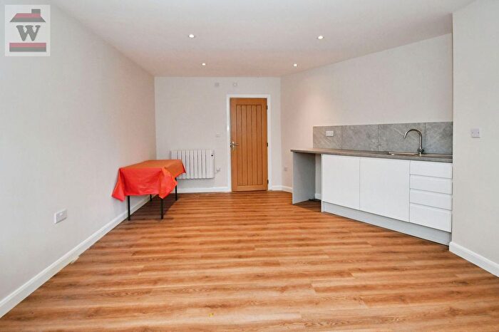 1 Bedroom Studio To Rent In Leigham Drive, Isleworth, TW7