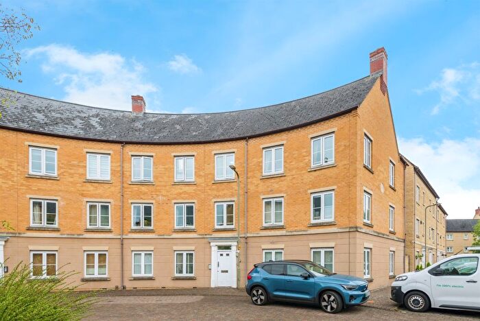 2 Bedroom Flat For Sale In New Bridge Street, Witney, OX28