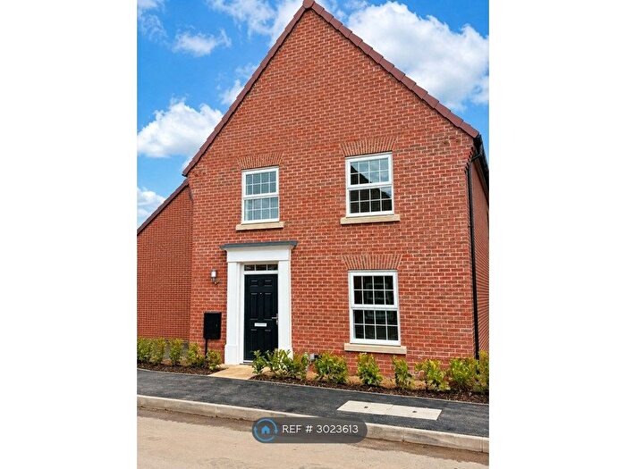 4 Bedroom Detached House To Rent In Graves Road, Norwich, NR13