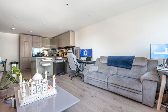 1 Bedroom Flat To Rent In High Street, London, N8