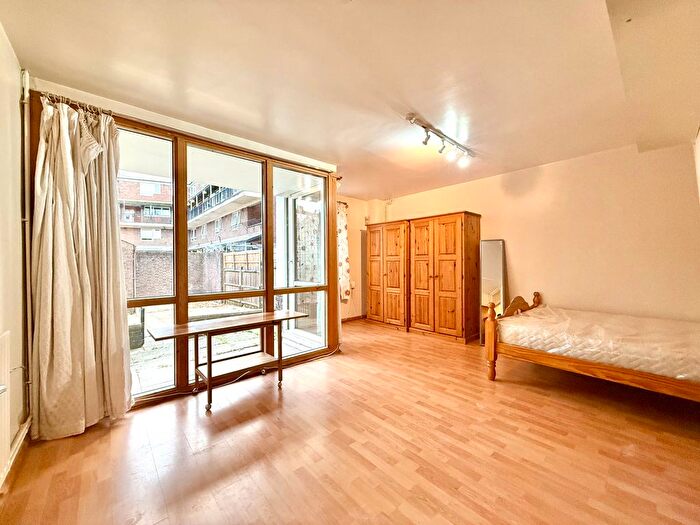 4 Bedroom Maisonette To Rent In Cranbrook House, Camden Street, London, NW1