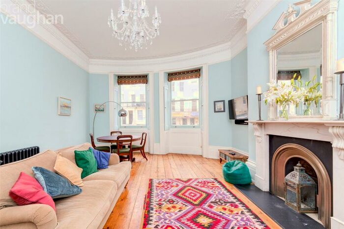 2 Bedroom Flat To Rent In Brunswick Place, Hove, East Sussex, BN3