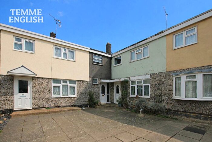 4 Bedroom Terraced House For Sale In Audley Way, Basildon, SS14