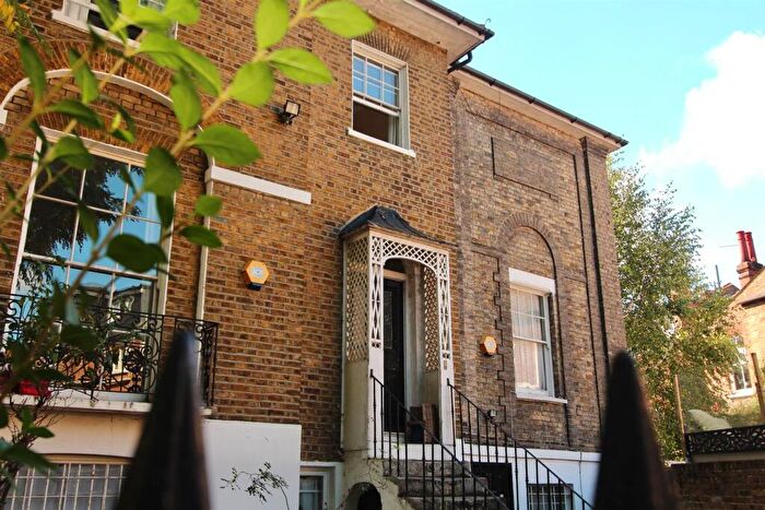 4 Bedroom Maisonette To Rent In Stamford Grove West, N16