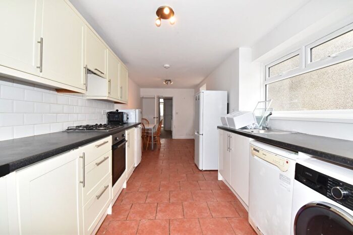 6 Bedroom Terraced House To Rent In Budock Terrace, Falmouth, TR11